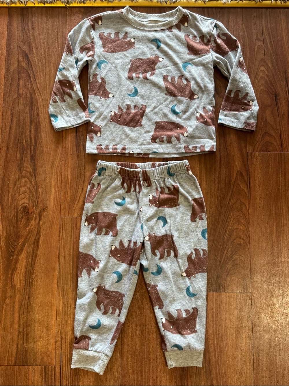 Carter’s PJ’s Beige Bear Print Set Cozy Sleepwear Size 3T